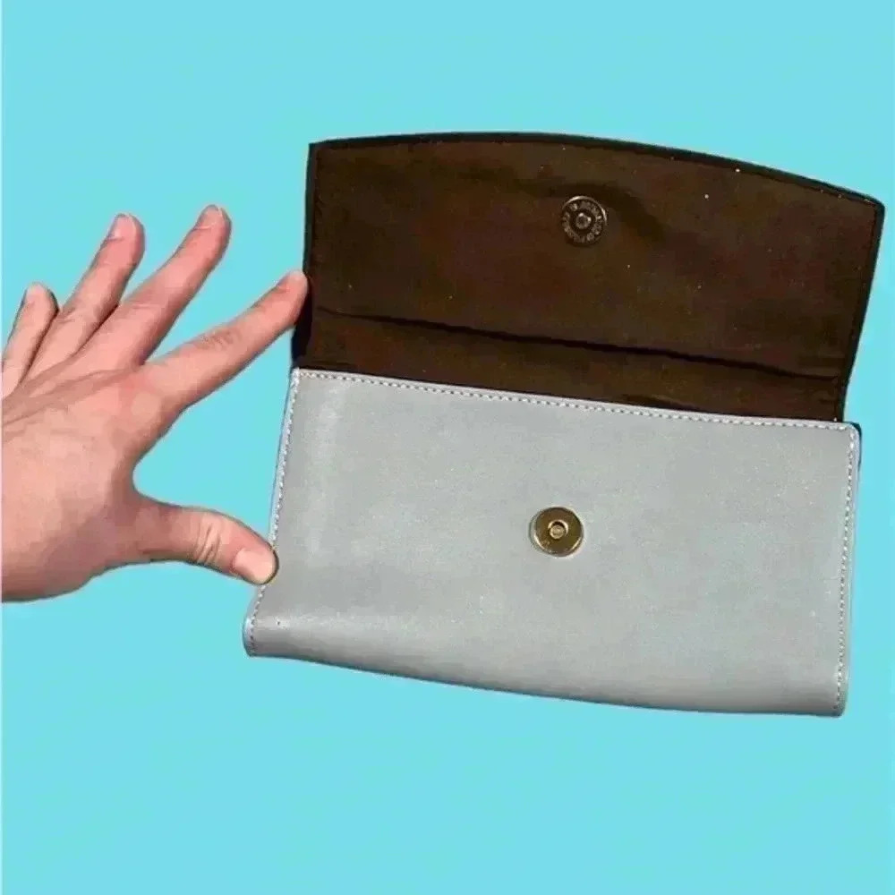 Basic modern light gray clutch purse wallet - Picture 3 of 4